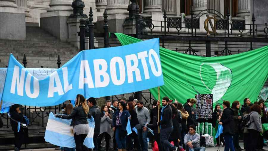 Aborto: con una tendencia casi irreversible por el rechazo, el Senado debate el proyecto