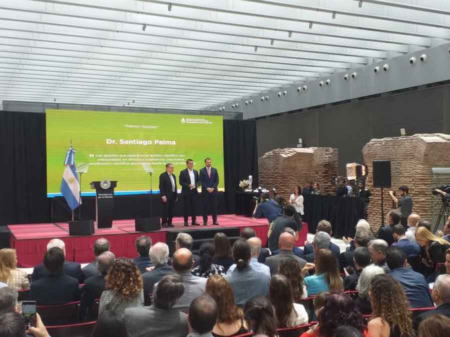 Investigadores recibieron los premios Houssay y S&aacute;bato