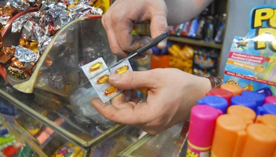 Ingeniero Maschwitz: Procedimiento contra la venta ilegal de medicamentos