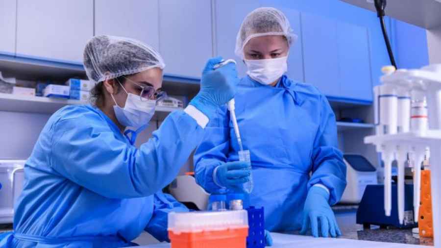¿En qué consiste la disciplina que demuestra la eficacia y seguridad de vacunas y medicamentos?